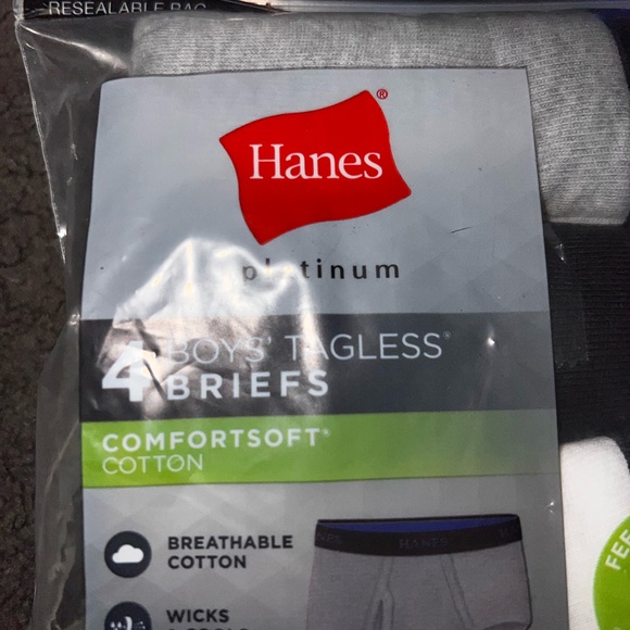 Hanes Platinum 4 Pair Pack Boy's Tagless Comfort Soft Boxer Briefs Size S/P 6-8 - Picture 2 of 4